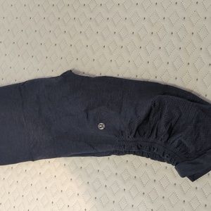 Lulu Lemon capris size 8/10 navy
